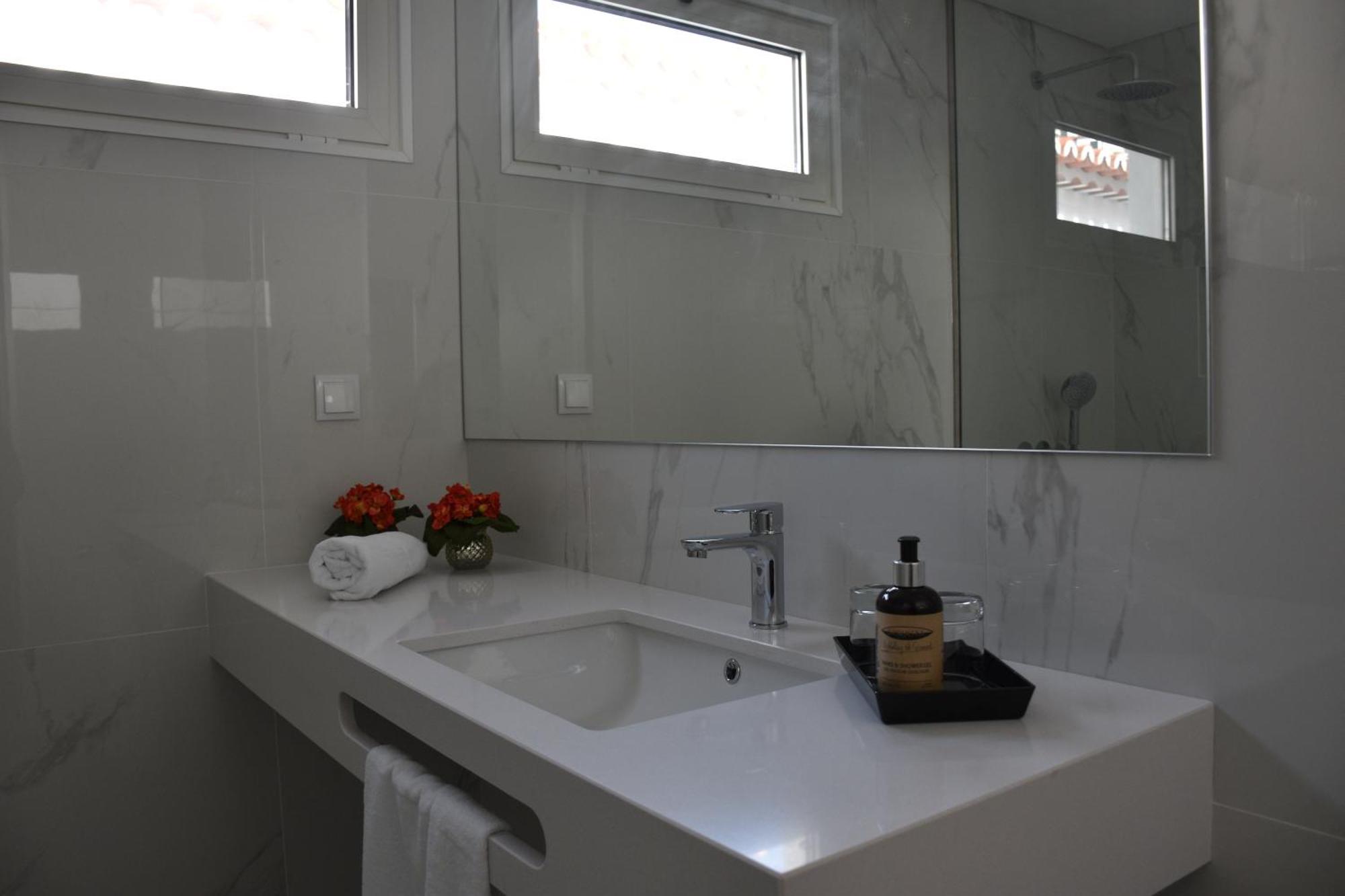 Vicente'S Lob Apartment Camara de Lobos Ngoại thất bức ảnh